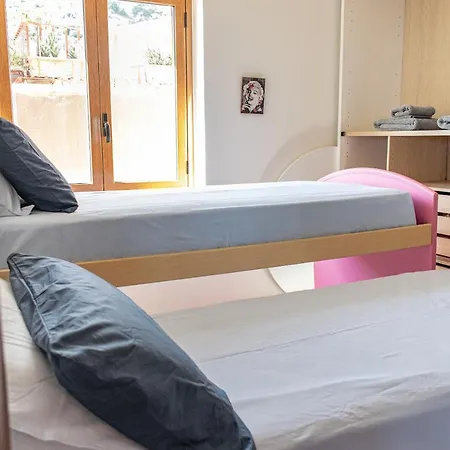 House Acquamarina Апартаменты Летоянни